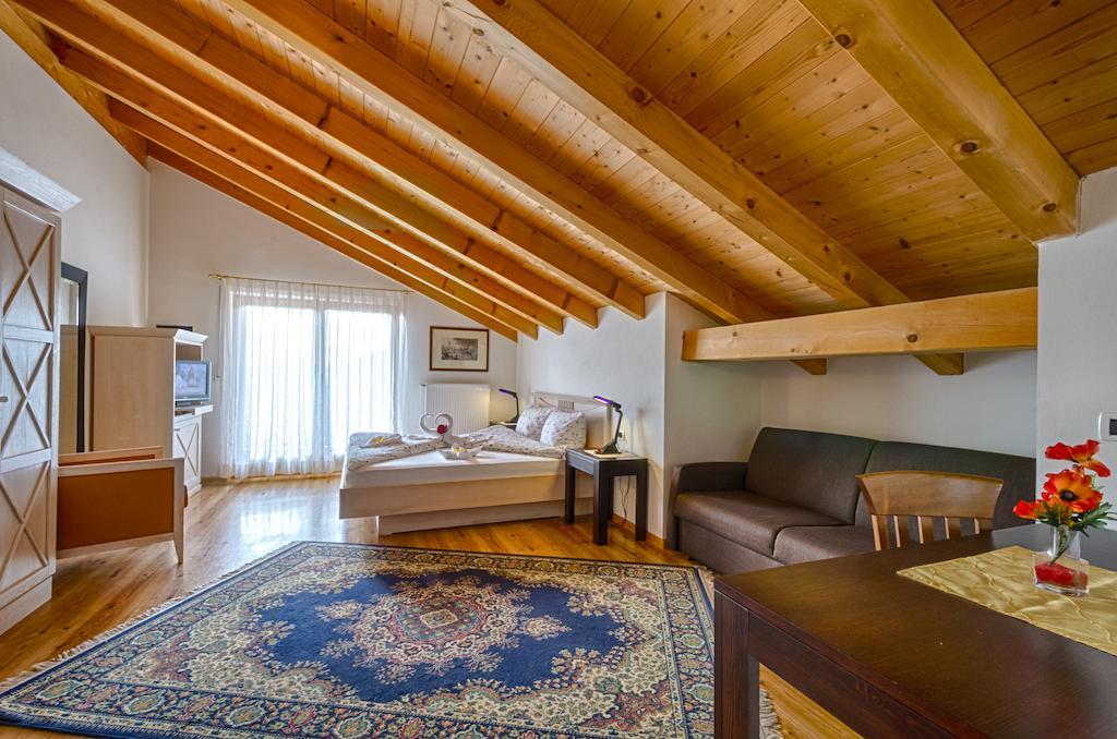 Hotel & Residenz Traubenheim Налес Стая снимка