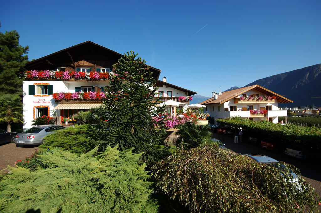 Hotel & Residenz Traubenheim Налес Екстериор снимка